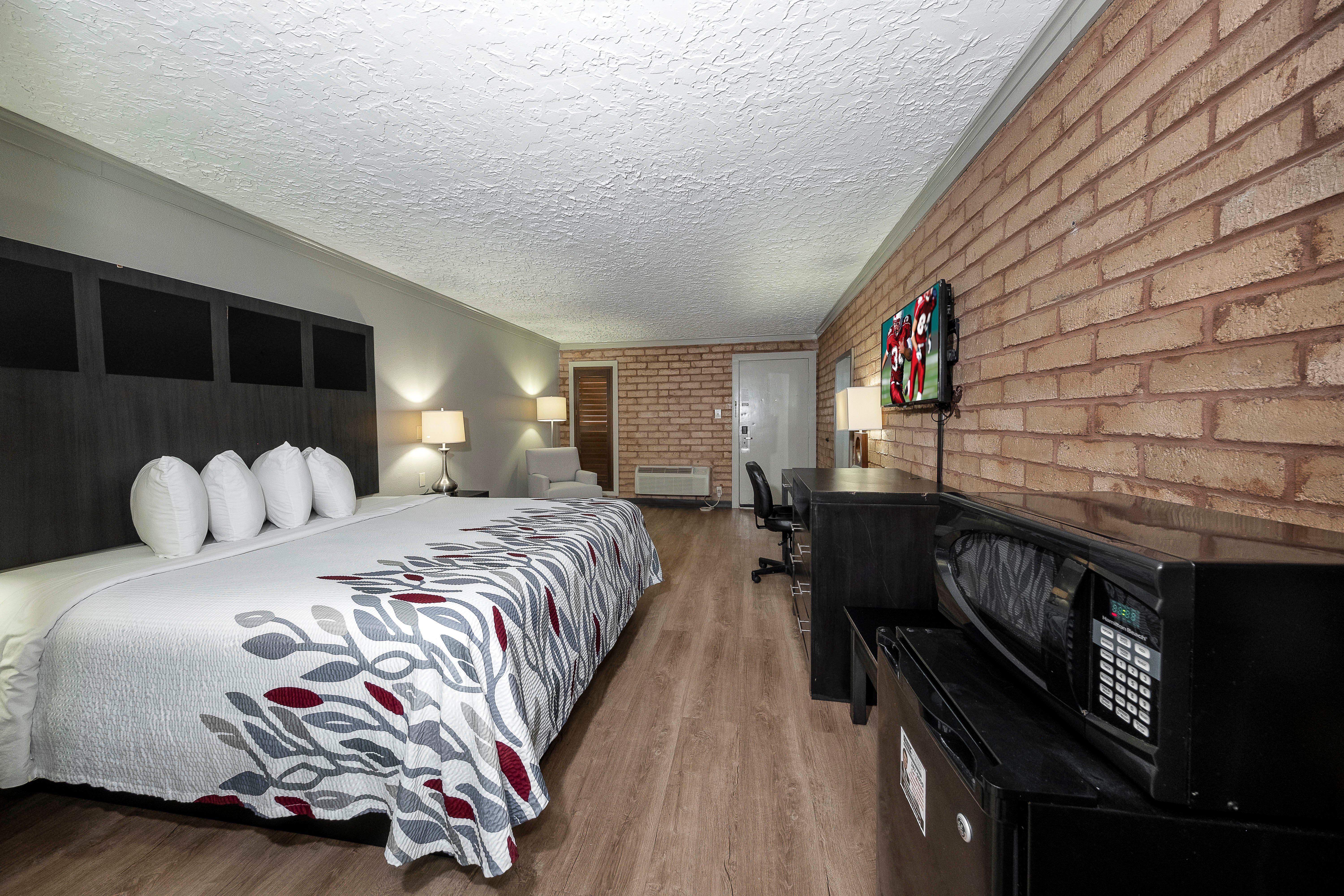 Red Roof Motel 2*